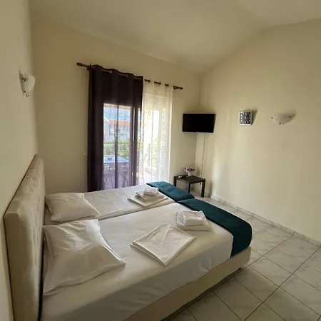 Alexandros Apartment Polychrono