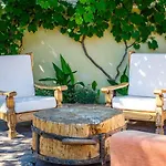 Apartament Alexandros *